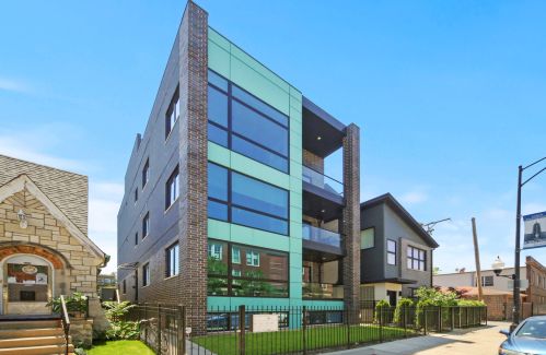 2145 Augusta Blvd, Chicago IL 60622-4837 exterior