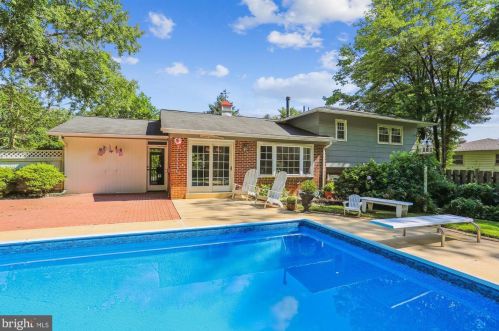 7641 Miller Fall Rd, Rockville MD 20855-1165 exterior