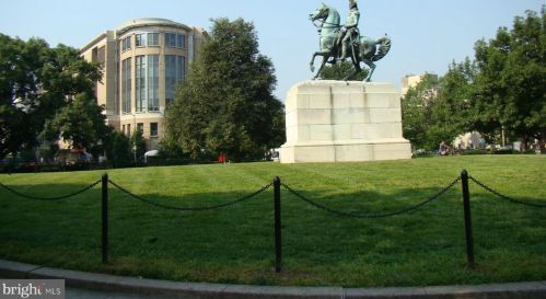 1111 25th St, Washington DC  20037-1447 exterior