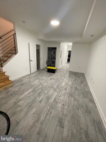 924 15 St, Philadelphia PA 19146-2141 exterior