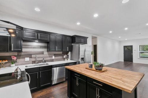 1505 Claude St, Dallas TX  75203-3624 exterior