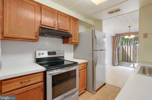 528 Gln Ct, Glen Burnie MD 21061-5013 exterior