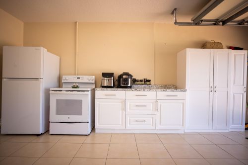 276 Ferris Dr, Fort Pierce FL 34983-8625 exterior