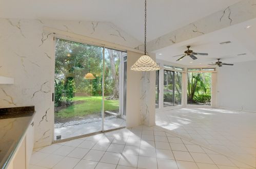 6130 Greenspointe Dr, Boynton Beach FL 33437-4914 exterior