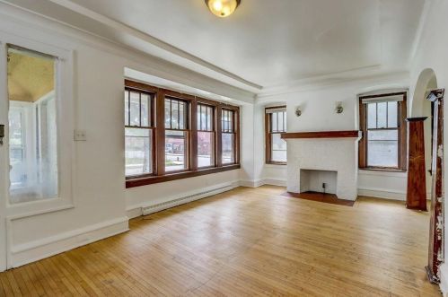 3509 14th St, Milwaukee, WI 53221-1639