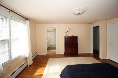 1007 Delafield Rd, Pittsburgh PA 15215-3204 exterior