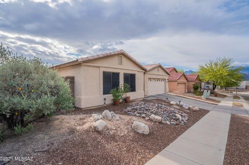 9486 Lilly Bay Loop, Tucson AZ  85710-1888 exterior