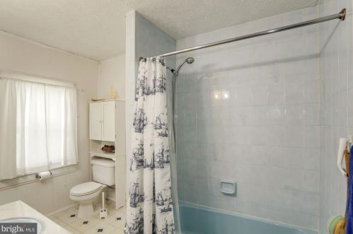 13 Greenwood Ave, Camden NJ 08107-1245 exterior