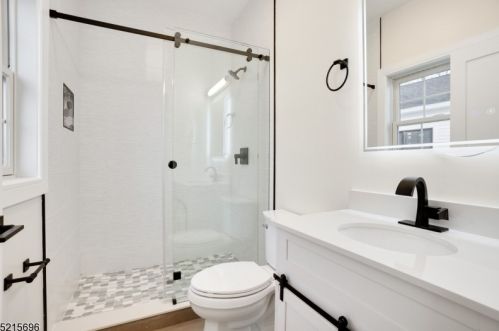 78 Elmwood Dr, Livingston NJ 07039-2233 exterior