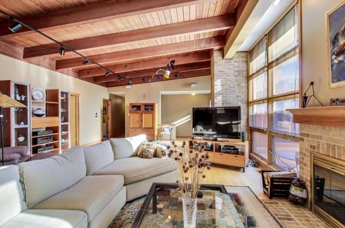 322 Kenmore Ave, Elmhurst IL 60126-3518 exterior