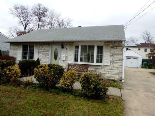 38 Crescent Rd, Edison, NJ 08817-4125