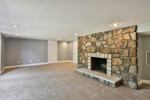 10101 Courtwick Dr, Saint Louis MO 63128-1613 exterior