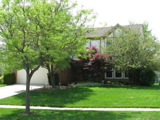 24735 Jamestowne Rd, Novi MI  48375-2276 exterior