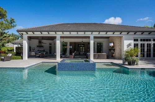 702 Bobwhite Ln, Naples, FL 34108-3430