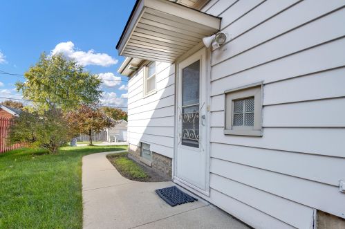 3765 15 St, Milwaukee WI 53206-2908 exterior