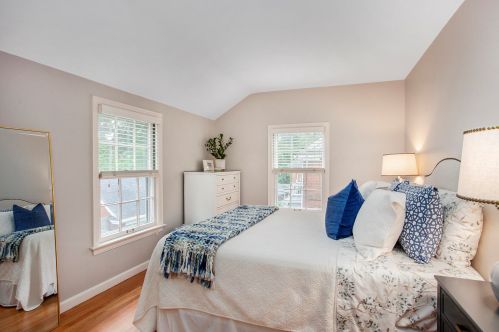 1541 Groton Rd, Grand Rapids MI 49506-4784 exterior