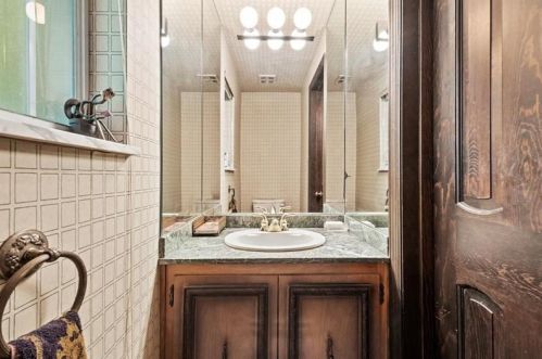 2006 Garrick Dr, Pittsburgh PA 15235-5034 exterior