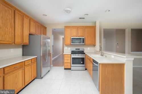 5 Taylor Ct, Columbus NJ  08022-2339 exterior