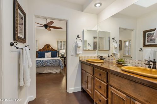 2100 4 St, Tucson AZ 85705-7806 exterior