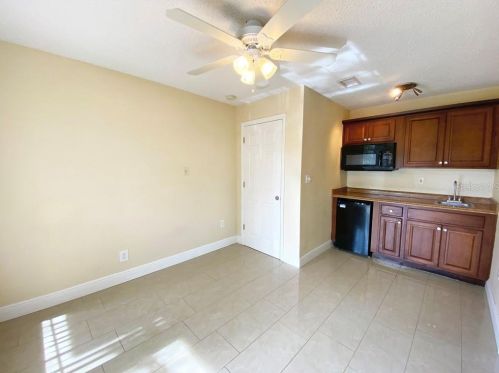 2501 Lincoln Ave, Tampa FL  33607-2116 exterior