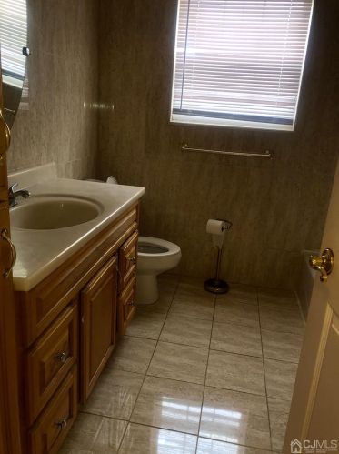 12 Murdock St, Perth Amboy NJ 08863-1224 exterior