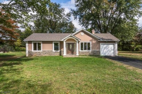 164 Drakestown Rd, Hackettstown, NJ 07840-5686