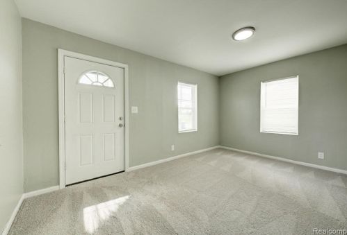 25705 Penn St, Dearborn Heights, MI 48125-1134