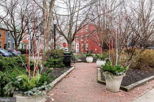 249 New Holland Ave, Lancaster PA 17602-2301 exterior