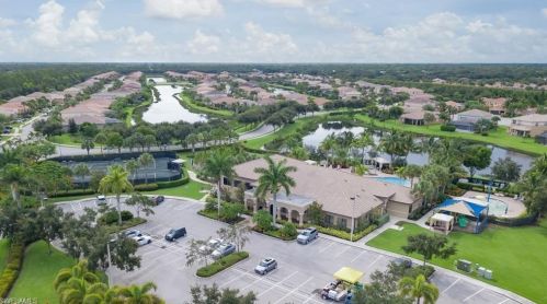 6606 Marbella Dr, Naples FL 34105-5040 exterior