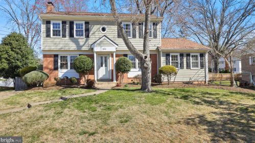 5610 Buckingham Palace Ct, Alexandria, VA 22315-4120