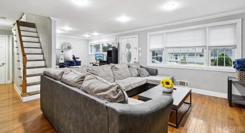 19 Richmond Rd, Edison NJ  08817-4037 exterior