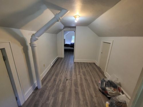 4651 48, Milwaukee WI 53220-4113 exterior