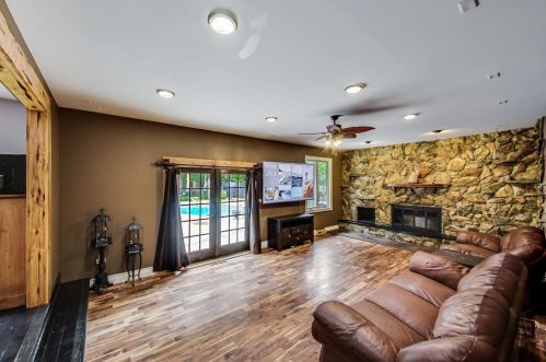 906 Ranchwood Dr, Joliet IL 60404-9111 exterior