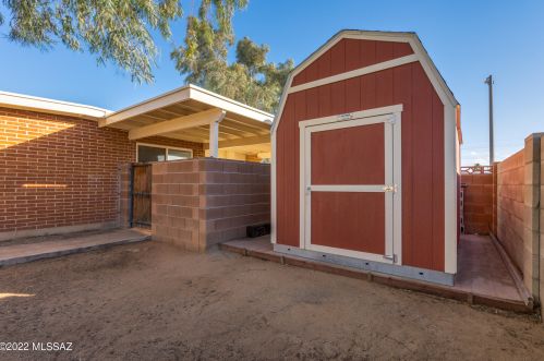 8217 Beverly St, Tucson AZ 85710-5931 exterior