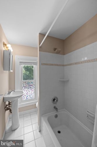 621 Manchester Ave, Media PA 19063-4106 exterior