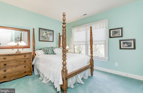 12561 Ansin Cir Dr, Rockville MD 20854-6912 exterior