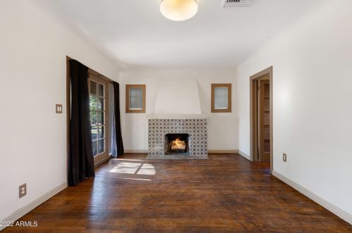 2515 10 St, Phoenix AZ 85020-5821 exterior