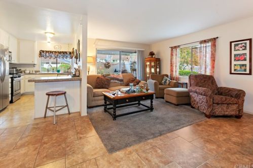 2325 Coventry Cir, Fullerton, CA 92833-1253