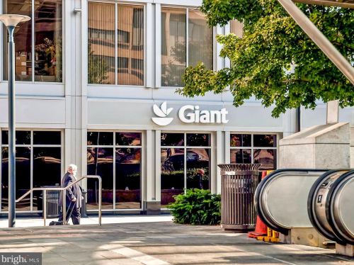 4707 Connecticut Ave, Washington DC 20008-5602 exterior