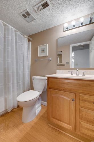 1518 Swallow Dr, Saint Louis MO 63144-1620 exterior