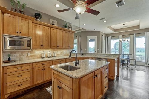 18933 Hbr Side Blvd, Montgomery TX 77356-3224 exterior