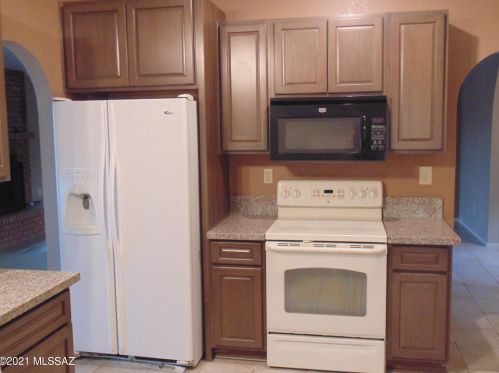 10600 Breckinridge Dr, Tucson AZ 85730-5018 exterior