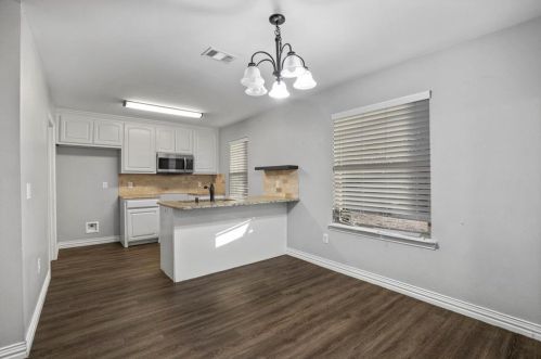 401 Maple Row, Denison TX  75021-2711 exterior