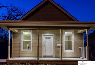 1212 27 St, Omaha NE  68107-1504 exterior