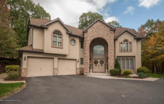 133 Glenmaura Dr, Scranton, PA 18507-1904