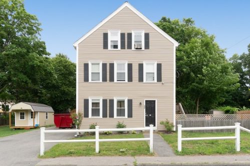 132 Oak St, Taunton MA 02780-4430 exterior