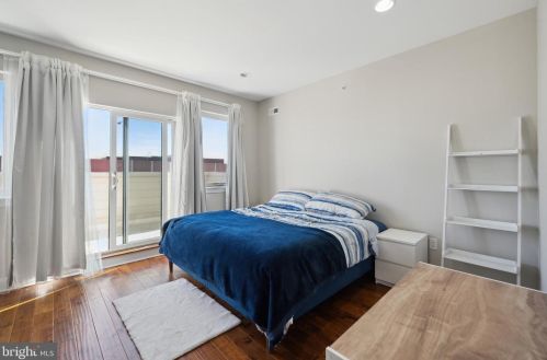 1424 Front St, Philadelphia PA  19147-3902 exterior