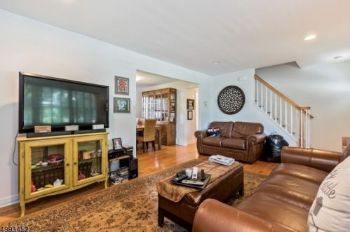 326 Ramapo Valley Rd, Oakland NJ  07436-1816 exterior