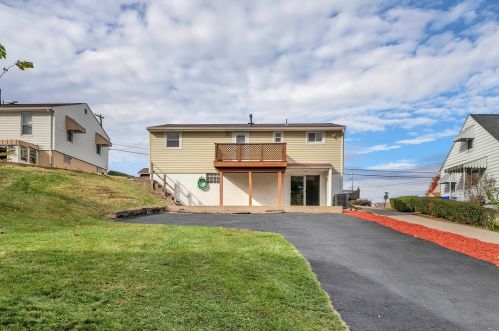 1255 Chestnut St, Monaca PA 15061-1042 exterior