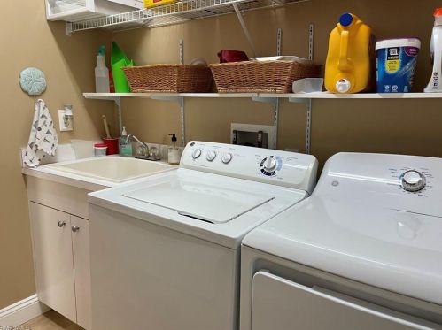 3915 Jasmine Lake Cir, Naples FL 34119-7956 exterior